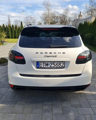 Porsche Cayenne cena 99900 przebieg: 350000, rok produkcji 2011 z Biecz małe 352